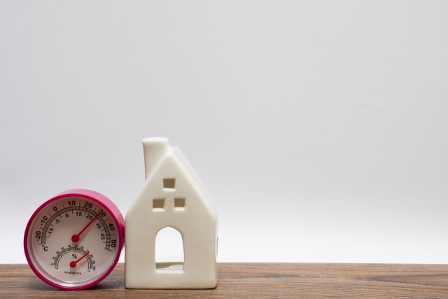 温度湿度計と家